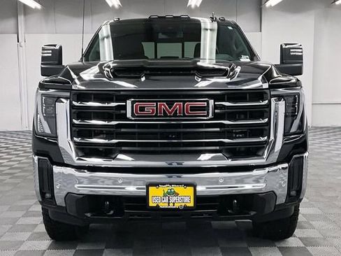Used 2024 GMC Sierra 2500 SLT w/ SLT Premium Package image 4