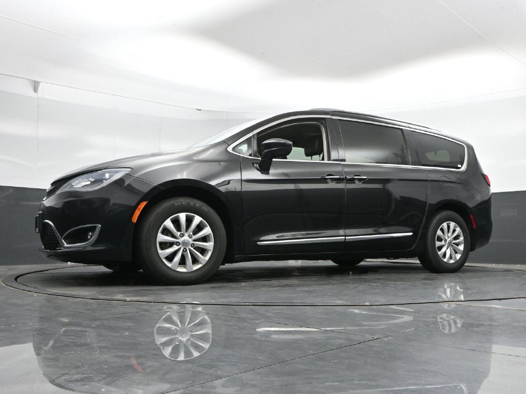 Used 2019 Chrysler Pacifica Touring-L w/ Advanced Safetytec Group FWD image 45