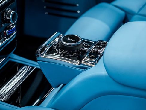 Used 2025 Rolls-Royce Phantom Sedan RWD image 42