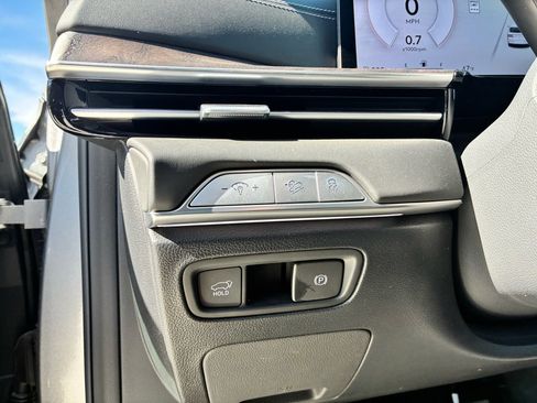 Used 2025 Genesis GV80 3.5T Prestige image 18