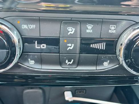 Used 2025 Chevrolet Trax ACTIV w/ Driver Confidence Package FWD image 20