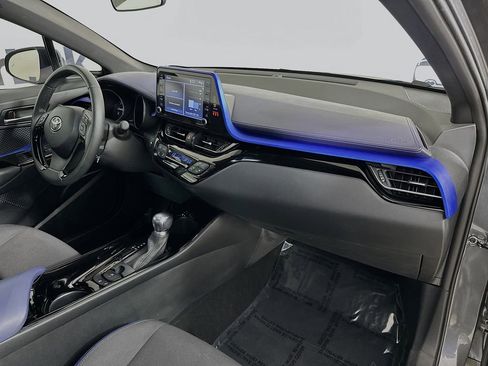 Used 2021 Toyota C-HR XLE image 32