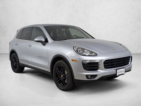 Used 2017 Porsche Cayenne S AWD/4WD image 7