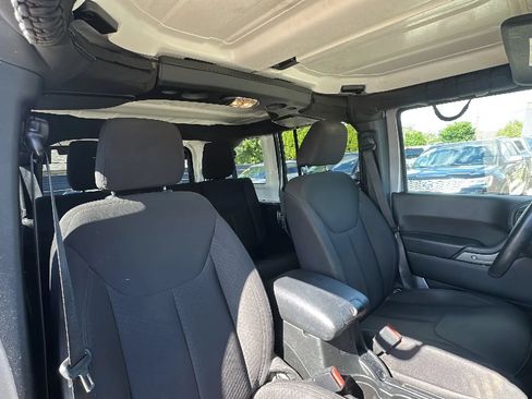 Used 2017 Jeep Wrangler Unlimited Sport w/ Quick Order Package 24S AWD/4WD image 20