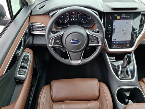 Used 2022 Subaru Outback Touring AWD/4WD image 12