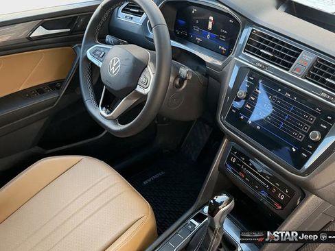 Used 2023 Volkswagen Tiguan SE image 17