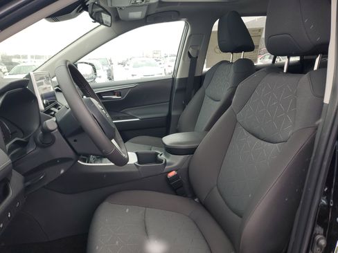 New 2025 Toyota RAV4 XLE image 18