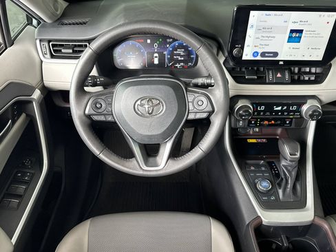 Used 2023 Toyota RAV4 Limited AWD/4WD image 11