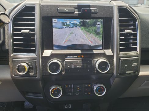 Used 2019 Ford F150 XLT w/ Equipment Group 302A Luxury AWD/4WD image 37