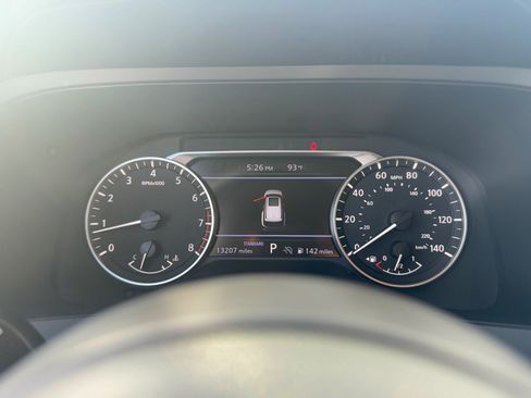 Used 2025 Nissan Pathfinder S FWD image 26