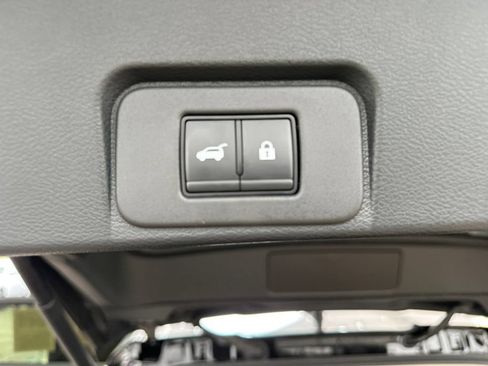 Used 2026 Nissan Rogue Platinum w/ Platinum Premium Package AWD/4WD image 19