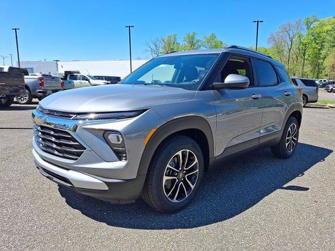 New 2026 Chevrolet TrailBlazer LT FWD image 2