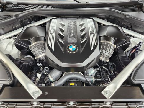 Used 2020 BMW X5 M50i w/ Premium Package image 34