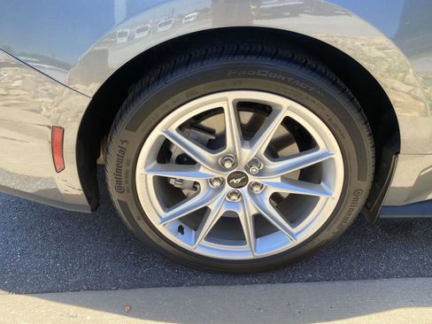 Used 2025 Ford Mustang GT Premium RWD image 9
