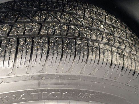 Certified 2024 GMC Sierra 1500 Denali image 9