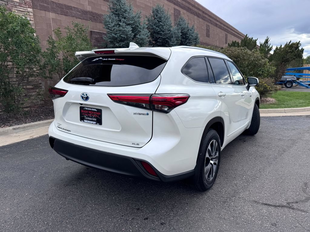 Used 2020 Toyota Highlander XLE AWD/4WD image 7