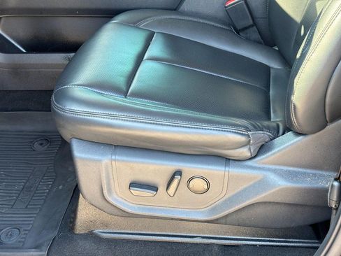 Used 2023 Ford Expedition XLT AWD/4WD image 18