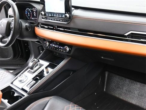 Used 2023 Mitsubishi Outlander SEL 40th Anniversary image 30