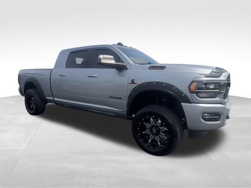 Used 2022 RAM 2500 Limited AWD/4WD image 2