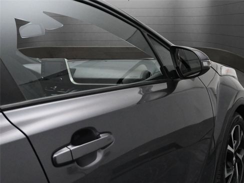 Used 2019 Toyota C-HR XLE image 15