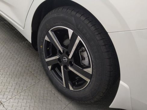 Used 2025 Nissan Sentra SV FWD image 31