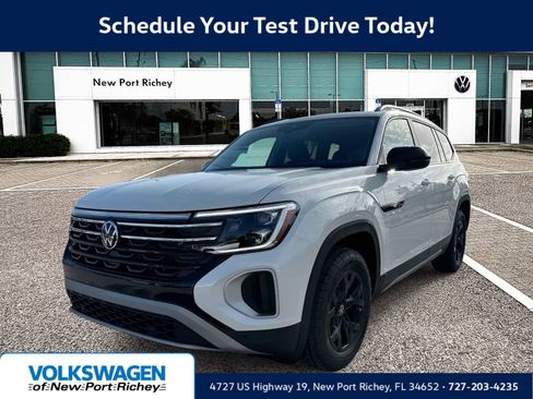 New 2026 Volkswagen Atlas Peak Edition AWD/4WD image 1