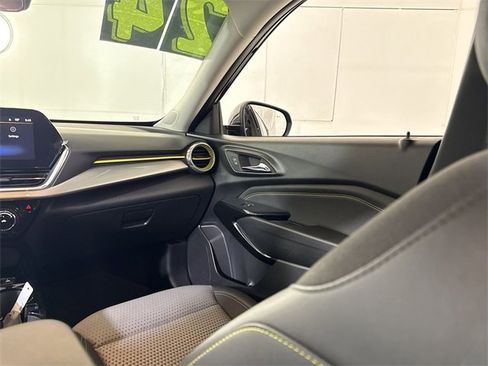 Used 2024 Chevrolet Trax LT w/ Driver Confidence Package image 11