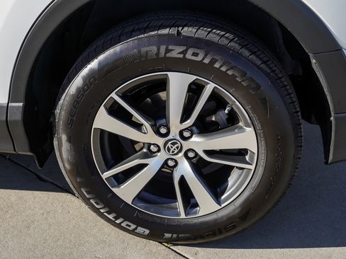 Certified 2018 Toyota RAV4 XLE image 13