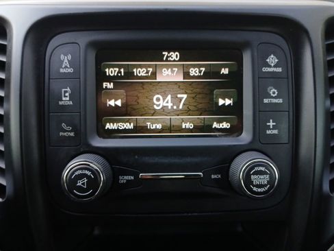 Used 2018 Jeep Cherokee Latitude FWD image 8