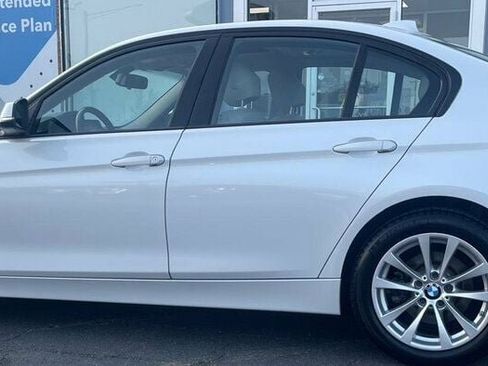Used 2017 BMW 320i xDrive 320i xDrive image 4