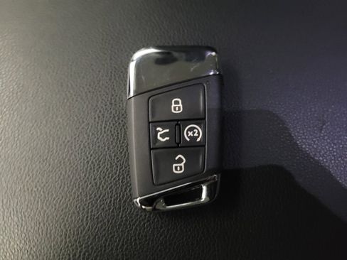 Used 2021 Volkswagen Atlas SE w/ Towing Package FWD image 32