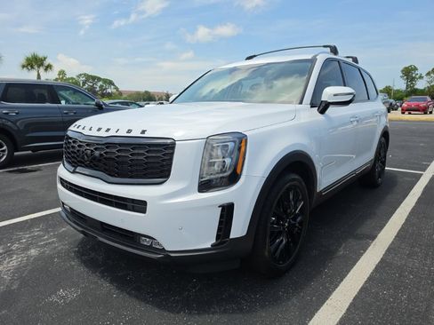 Certified 2022 Kia Telluride SX w/ Towing Package FWD image 5