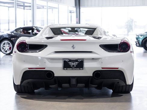 Used 2018 Ferrari 488 Spider RWD image 5