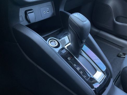 New 2025 Nissan Versa SV image 30