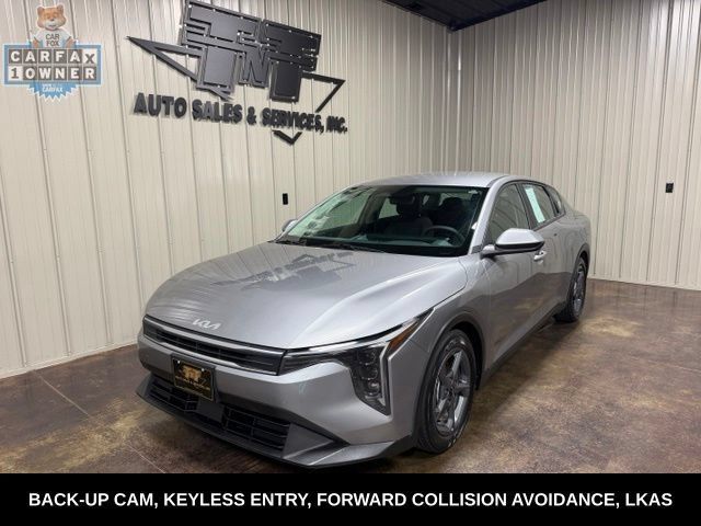 Used 2025 Kia K4 FWD image 1