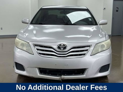 Used 2011 Toyota Camry LE FWD image 2