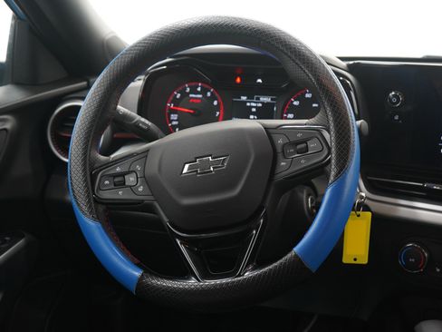 Used 2025 Chevrolet Trax RS w/ Driver Confidence Package image 16