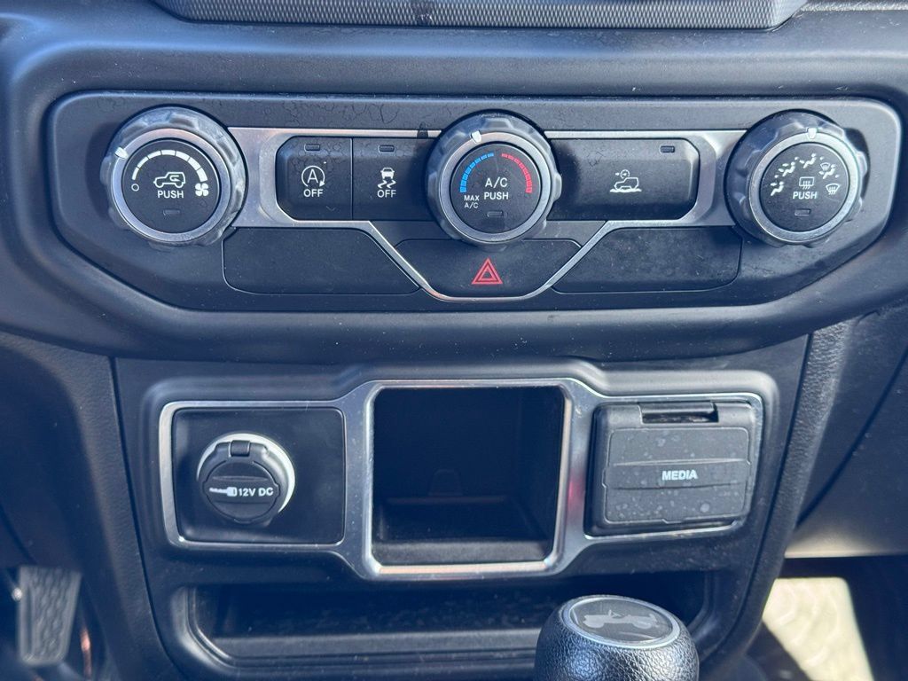Used 2021 Jeep Wrangler Unlimited Sport AWD/4WD image 12