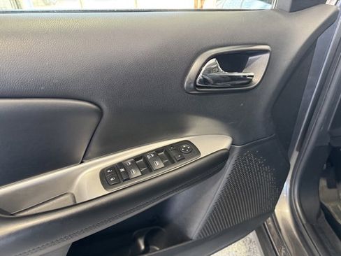 Used 2016 Dodge Journey SE w/ Flexible Seating Group image 6