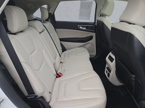 Certified 2022 Ford Edge Titanium w/ Class II Trailer Tow Package image 24