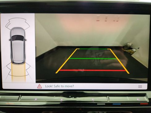 Certified 2025 Volkswagen Atlas SE w/ Panoramic Sunroof Package image 21
