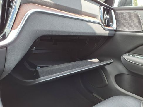 Certified 2024 Volvo S60 B5 Plus FWD image 32