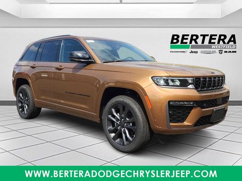 New 2026 Jeep Grand Cherokee Limited AWD/4WD image 1