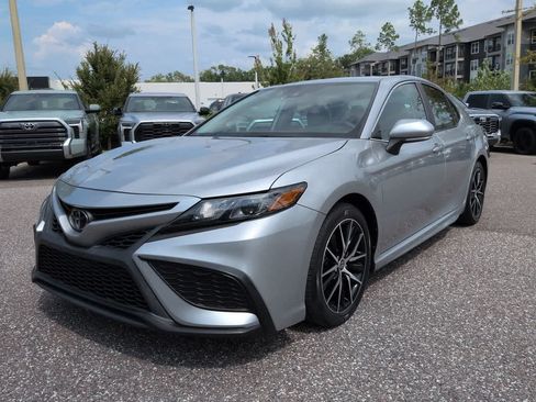 Used 2023 Toyota Camry SE FWD image 2