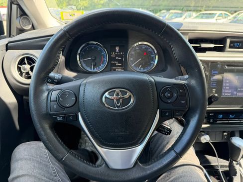 Used 2019 Toyota Corolla SE FWD image 16