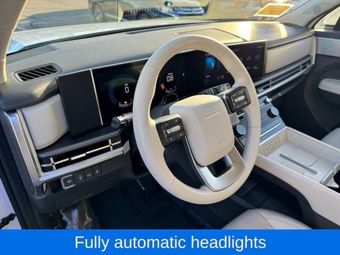 Used 2025 Hyundai Santa Fe SEL image 17