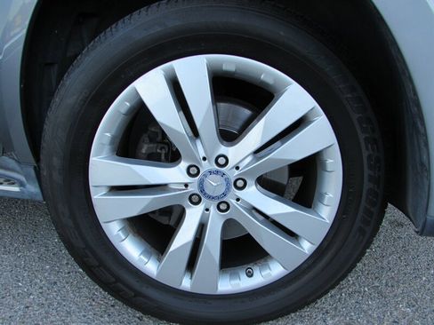 Used 2010 Mercedes-Benz GL 450 4MATIC image 38