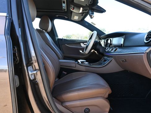 Used 2018 Mercedes-Benz E 300 E 300 image 25