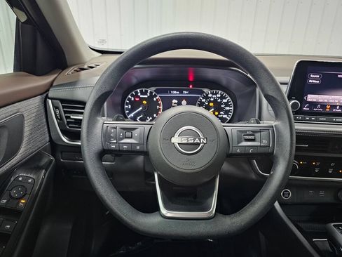 Used 2023 Nissan Rogue S AWD/4WD image 13