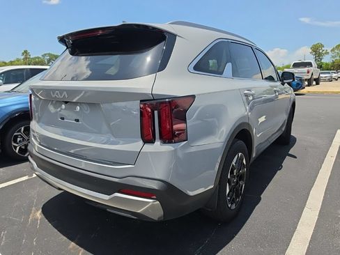 Certified 2025 Kia Sorento S w/ Panoramic Sunroof Package FWD image 15